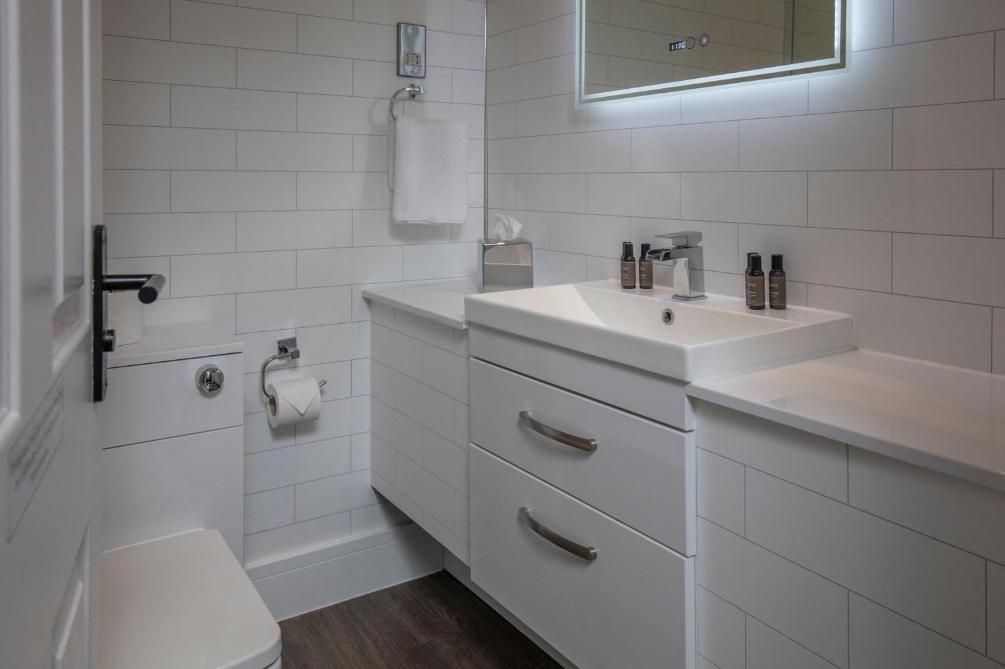Best Western Gables Hotel Falfield Εξωτερικό φωτογραφία